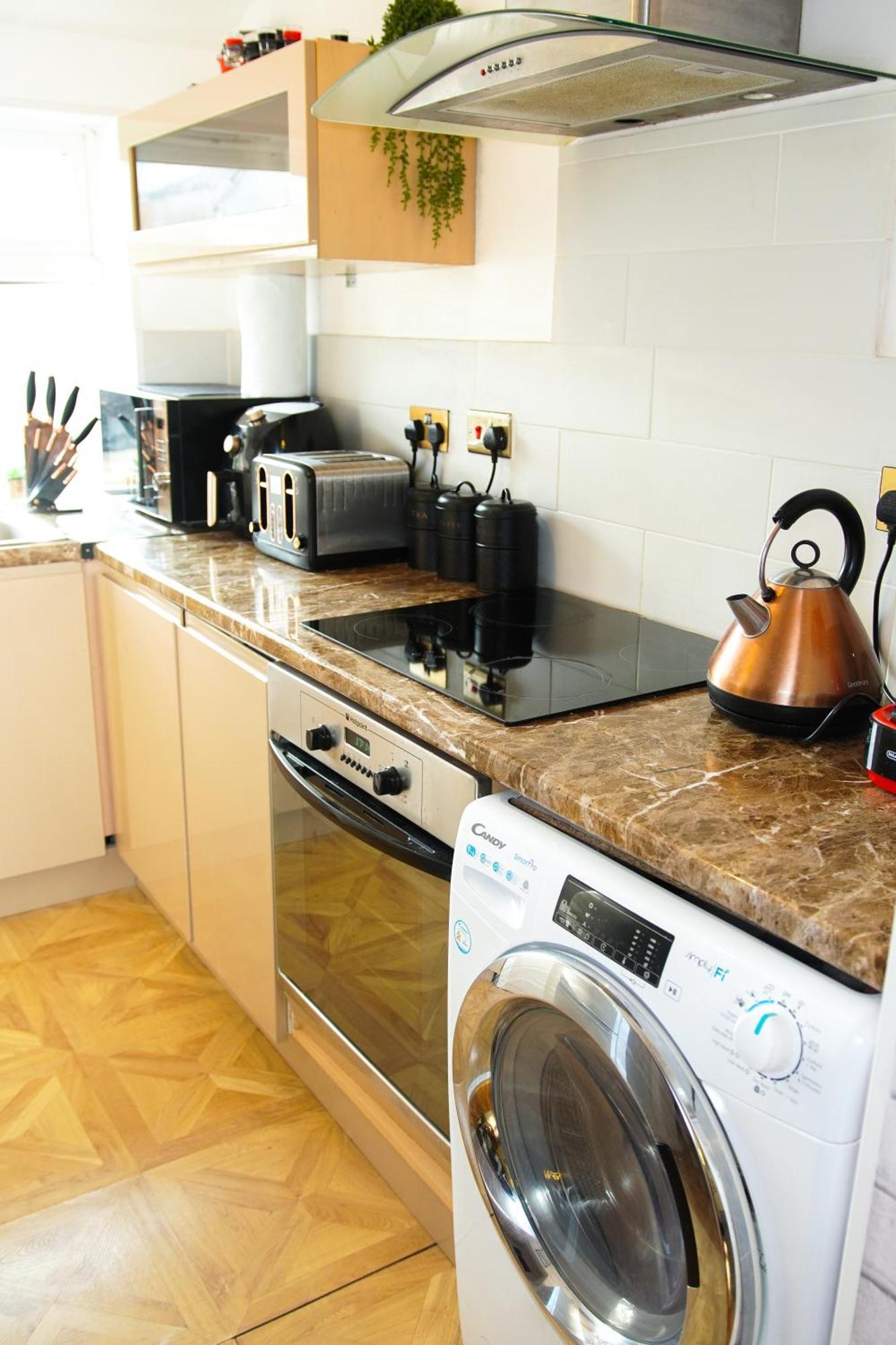 5 Bedroom House Near Cardiff City. Bagian luar foto