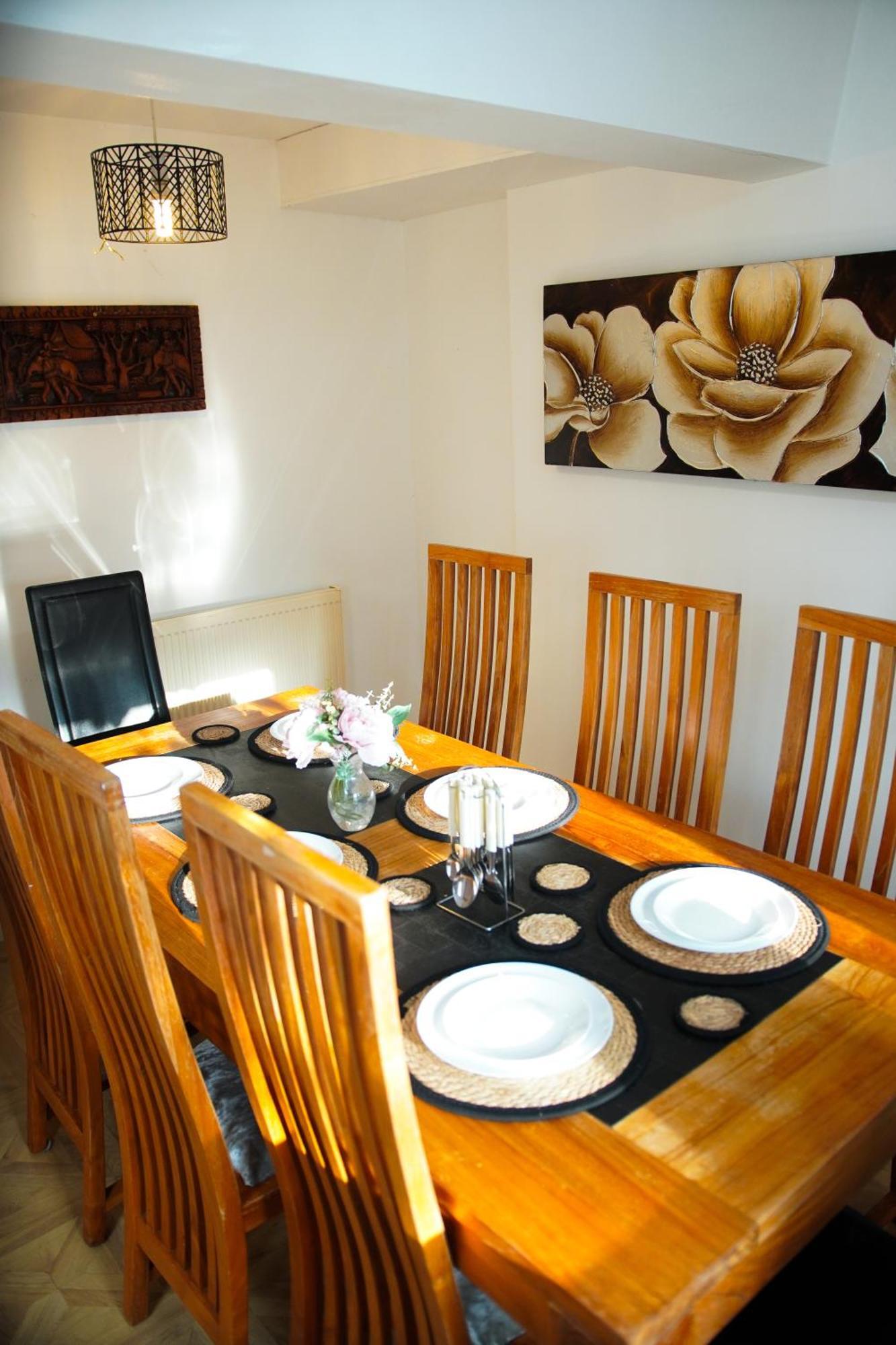 5 Bedroom House Near Cardiff City. Bagian luar foto