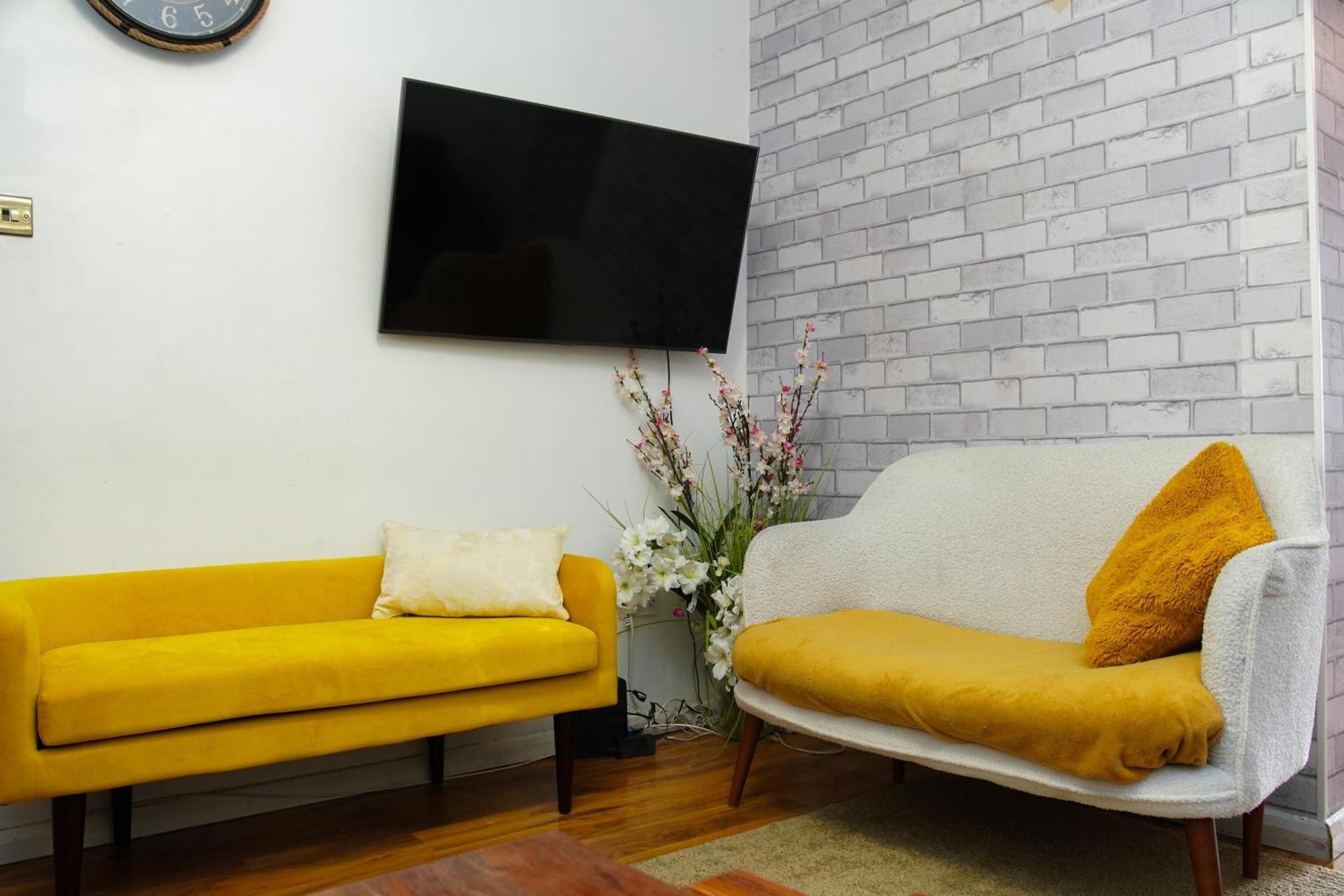 5 Bedroom House Near Cardiff City. Bagian luar foto